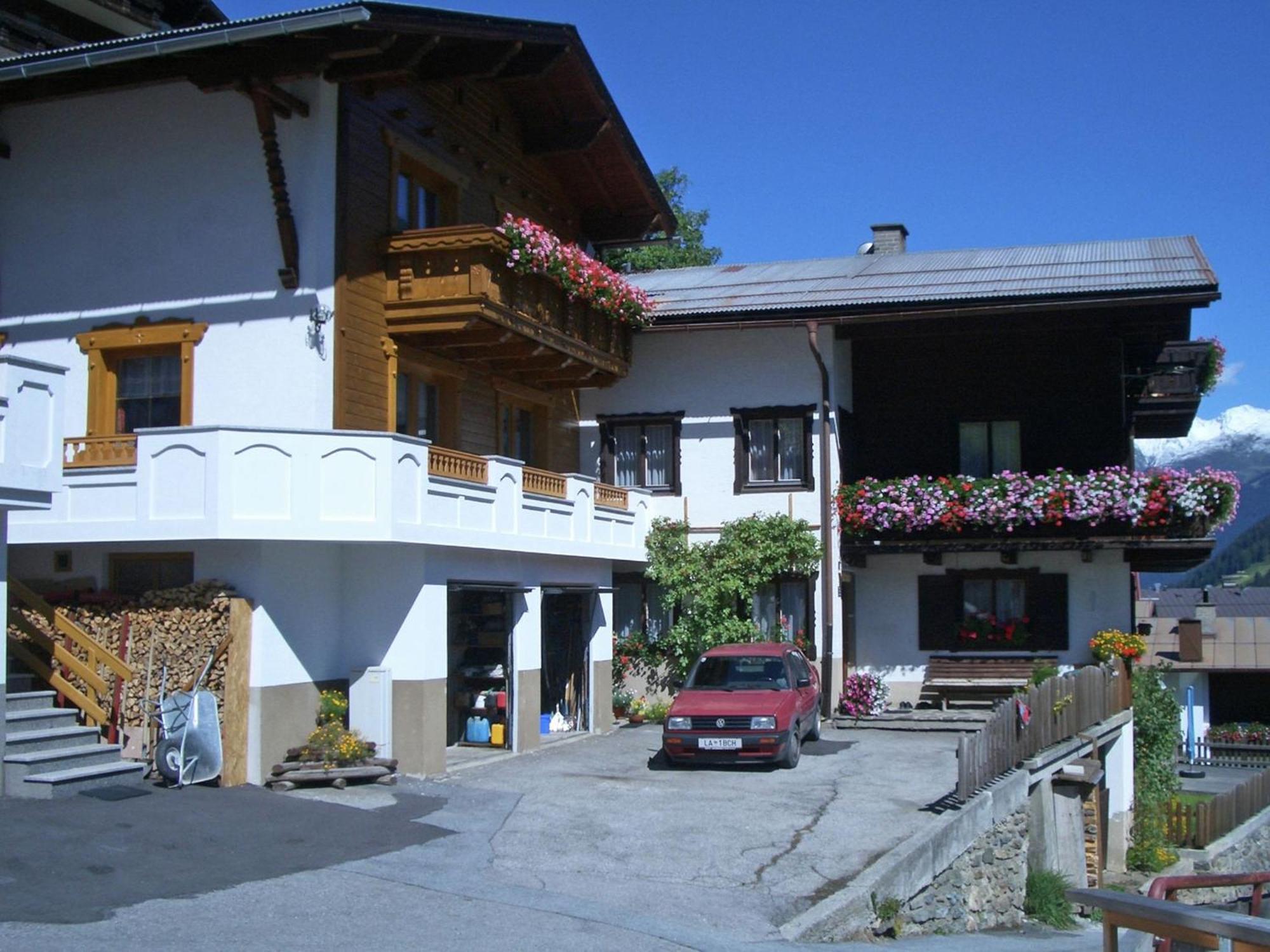 Apartment With Mountain Views From The Balcony 카플 외부 사진